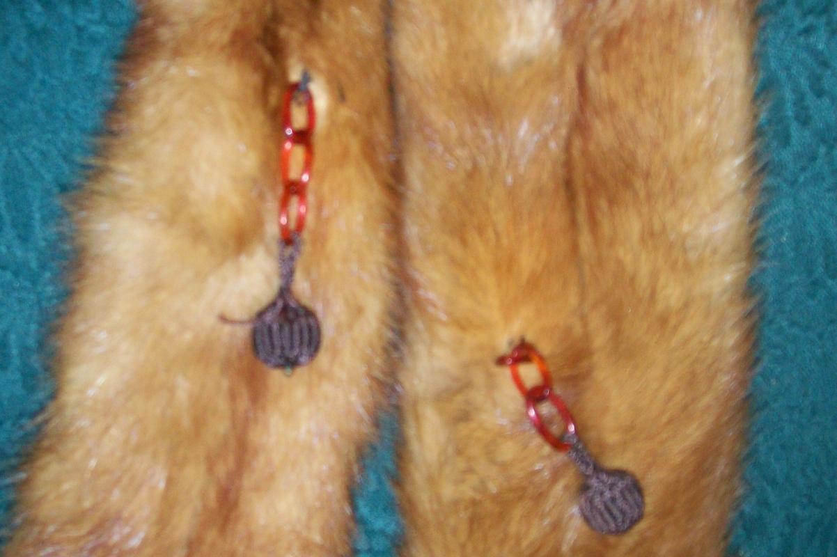 Triple Mink Fur Wrap: Heads & Tails: 1940's-50's Red-Brown