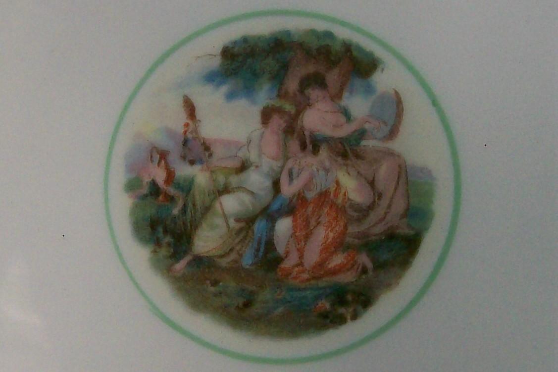 Le Mieux Gold Encrusted Ceramic Plate Three Women Center Medallion Green Band