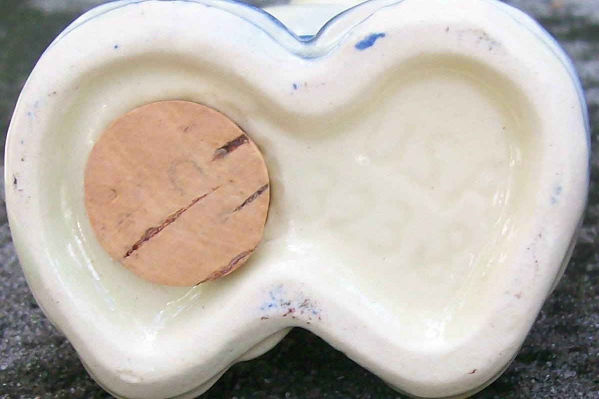 Shawnee Dutch Children Ceramic Salt & Pepper #323 Souvenir of Johnstown, Pennsylvania