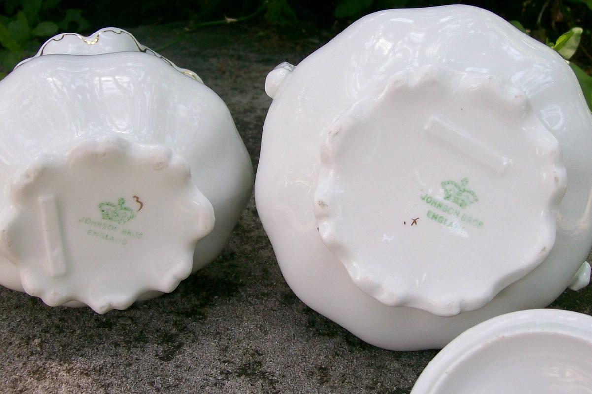 Johnson Brothers White & Gold Ceramic Cream & Sugar Set J6209 Ca. 1907