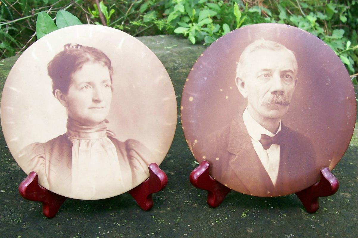 Columbia Portrait Co. Metal Photo Pair 6