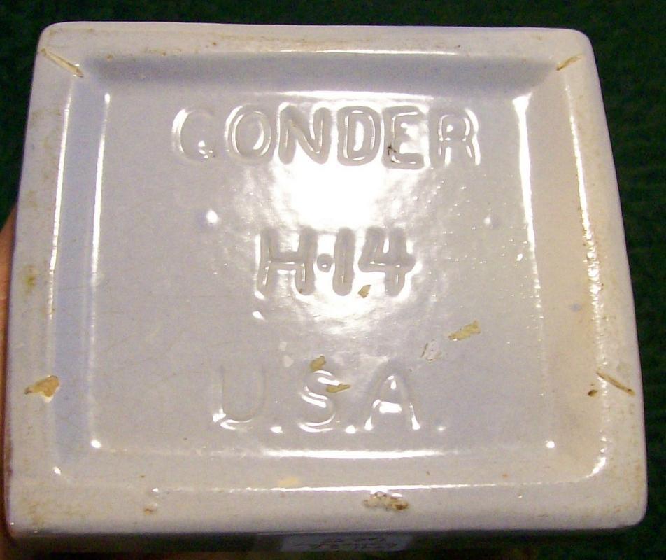 Gonder Cornucopia Vase H-14