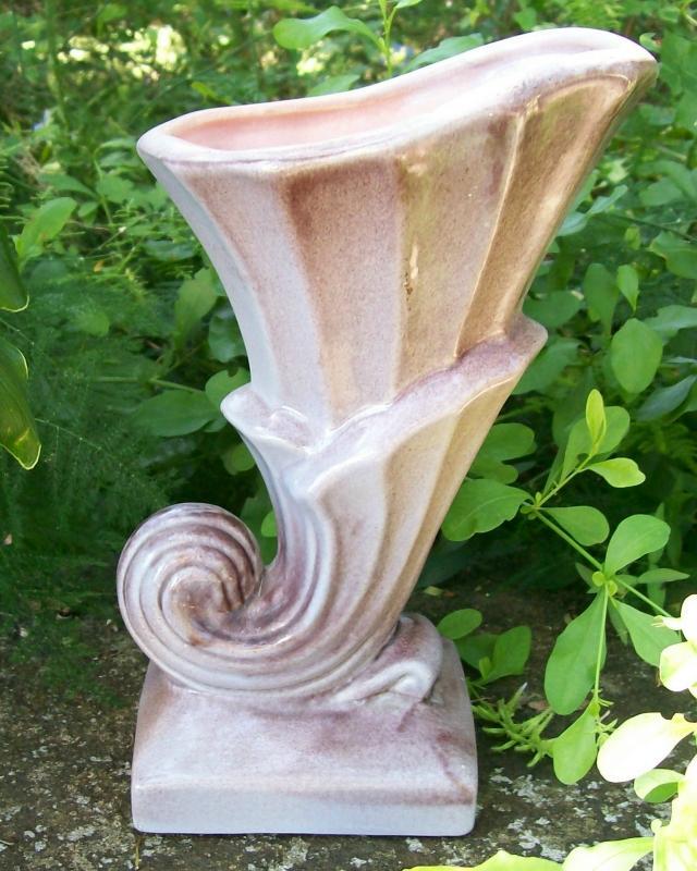 Gonder Cornucopia Vase H-14