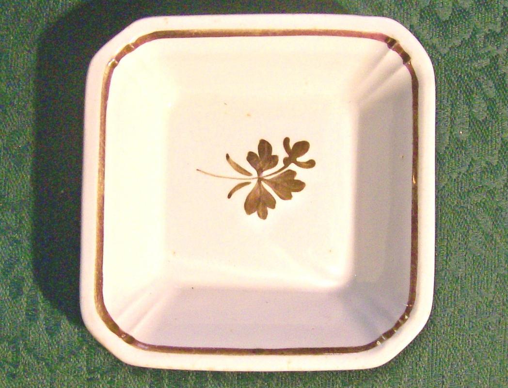 Meakin Tea Leaf Ironstone Nappy/Dish Copper Luster Trim 4.25