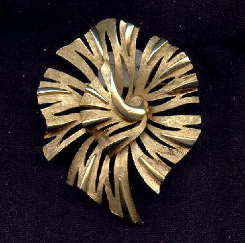 Trifari Bow Brooch/Pin