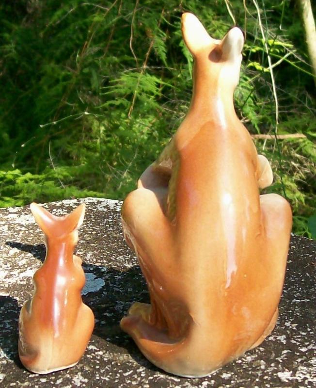 Kangaroo & Joey Nester Salt & Pepper Shakers: Blue Ridge Mtns/Bill's Place/Pennsylvania Souvenir