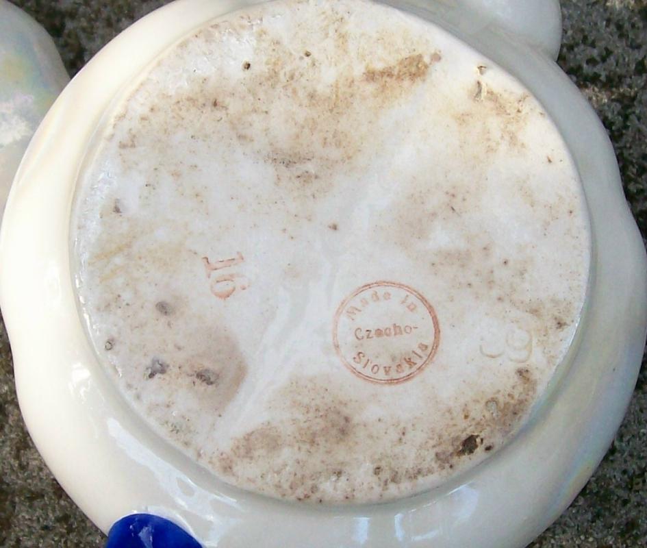 Czechoslovakian Teapot: Soap Bubble Luster/ Cobalt Trim