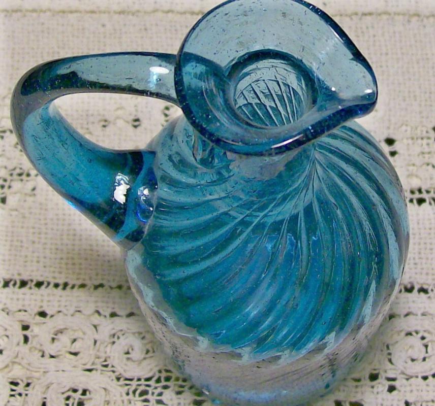 Midwestern Swirled 20 Rib Blown Glass Cruet: Early 1800's Blue