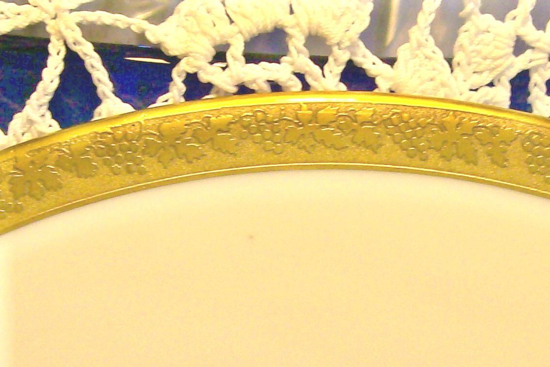 Royal Bayreuth Gold Encrusted Ceramic Plate: ROB24 Grapevine Motif