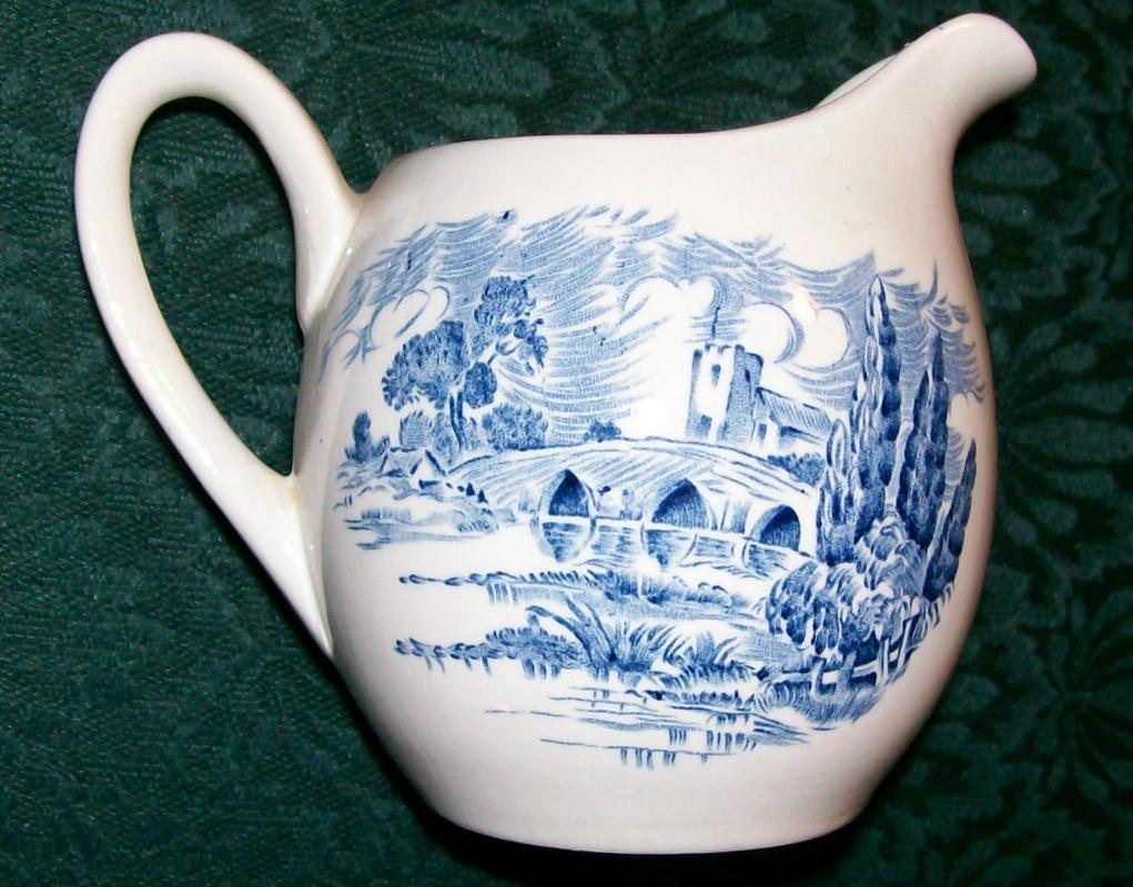 Wedgwood Countryside Ceramic Creamer Blue & White 3 7/8