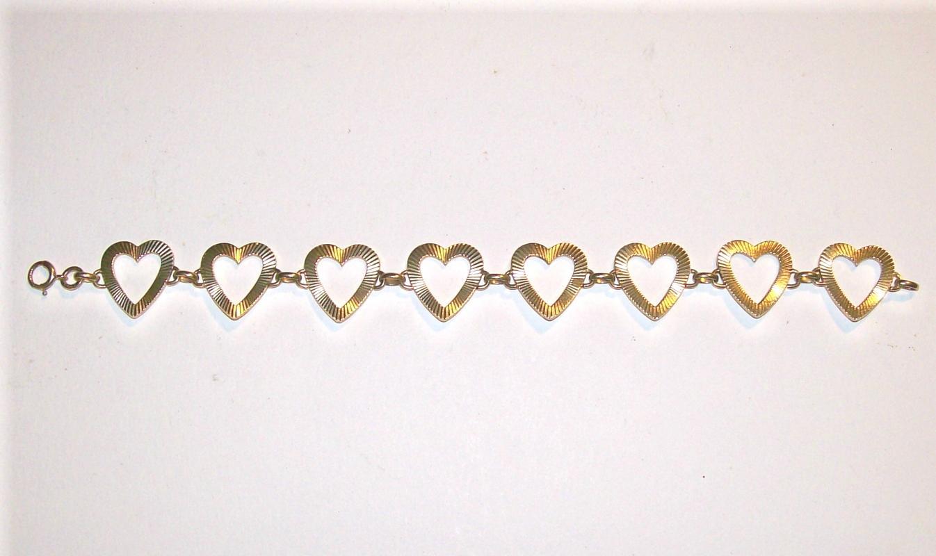 14K Gold Bracelet String of Open Hearts 11g