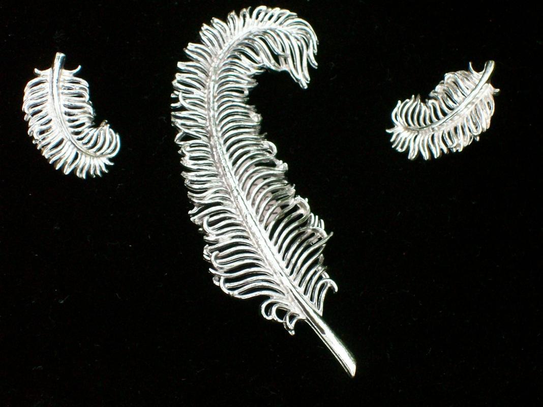 Coro Silver-Tone Feather Brooch/Pin & Earrings Set Ca. 1960's Signed