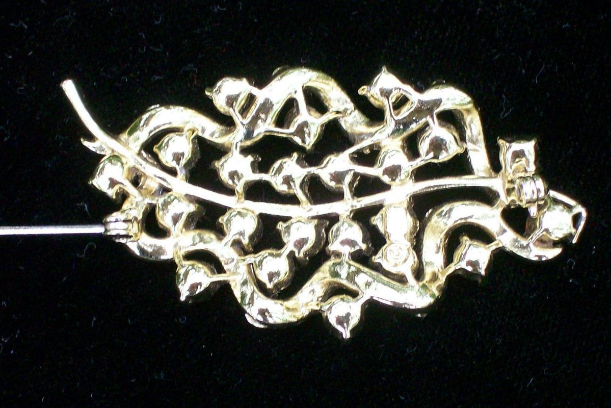 Coro Brooch/Pin & Earrings Set Stylized Leaf w/ Green Rhinetones/ Goldtone Setting