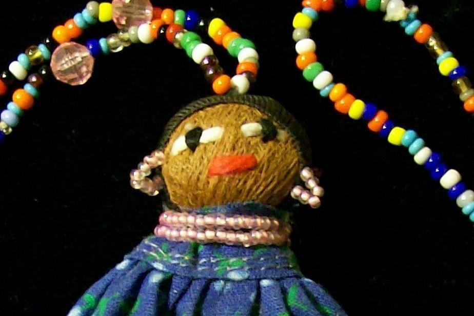 Florida Seminole Indian Beaded Necklace w/Doll Figure Ca. 1960s