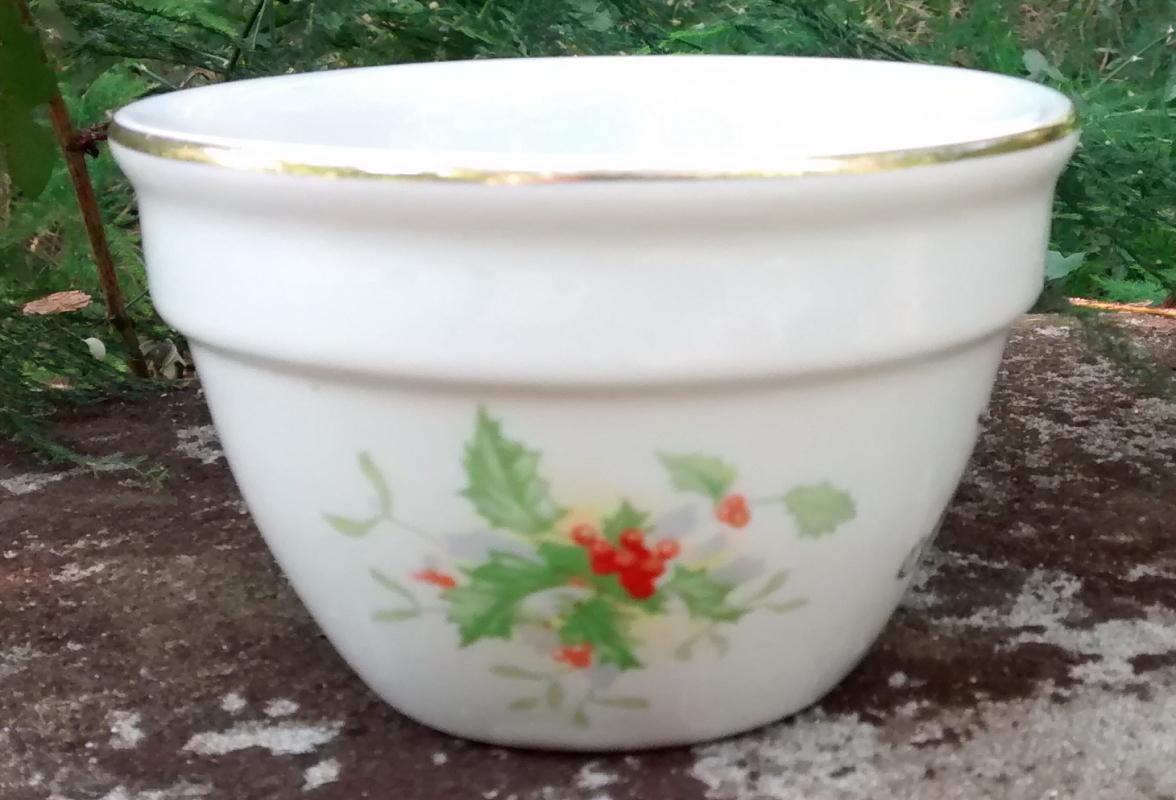 Keen's NYC Advertising Ceramic Plum Pudding Bowl Hall Holly