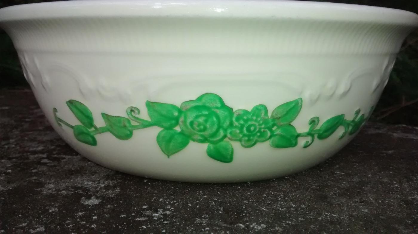 H. Laughlin Oven-Serve Embossed Casserole Bottom