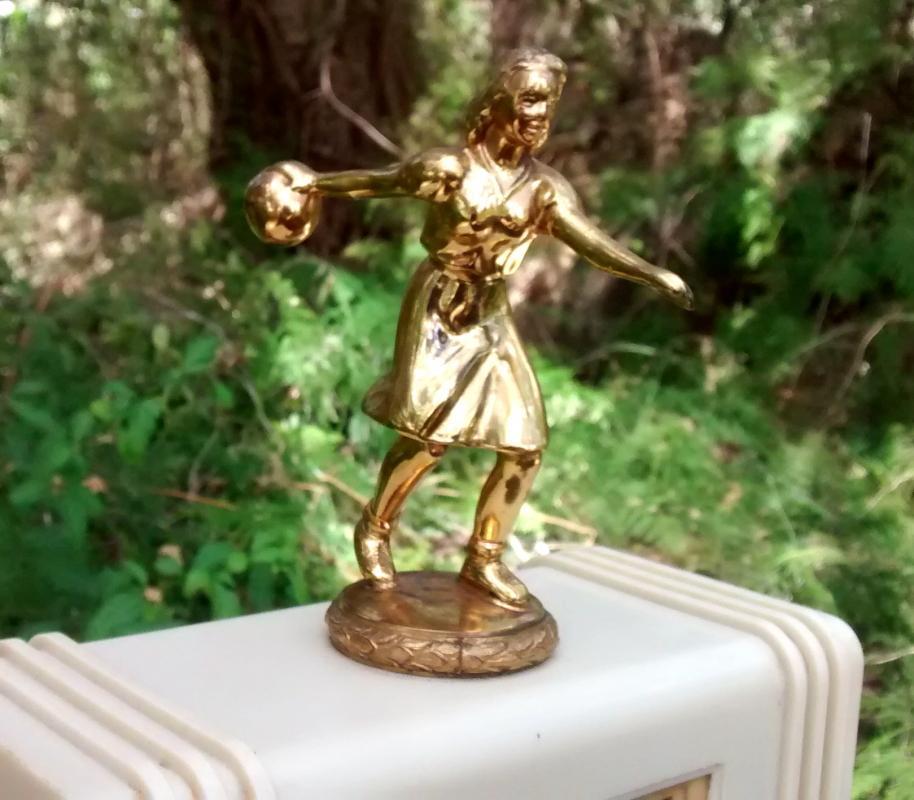 Bowling Trophy Pennwood Numechron Clock 1950s Ivory/Gold Electric Flip