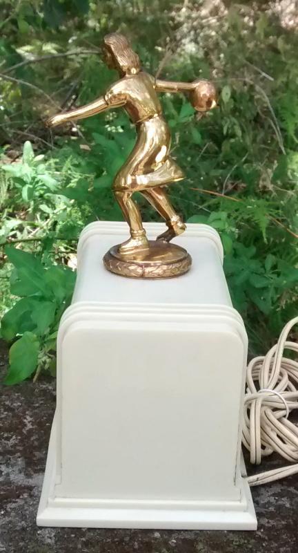 Bowling Trophy Pennwood Numechron Clock 1950s Ivory/Gold Electric Flip