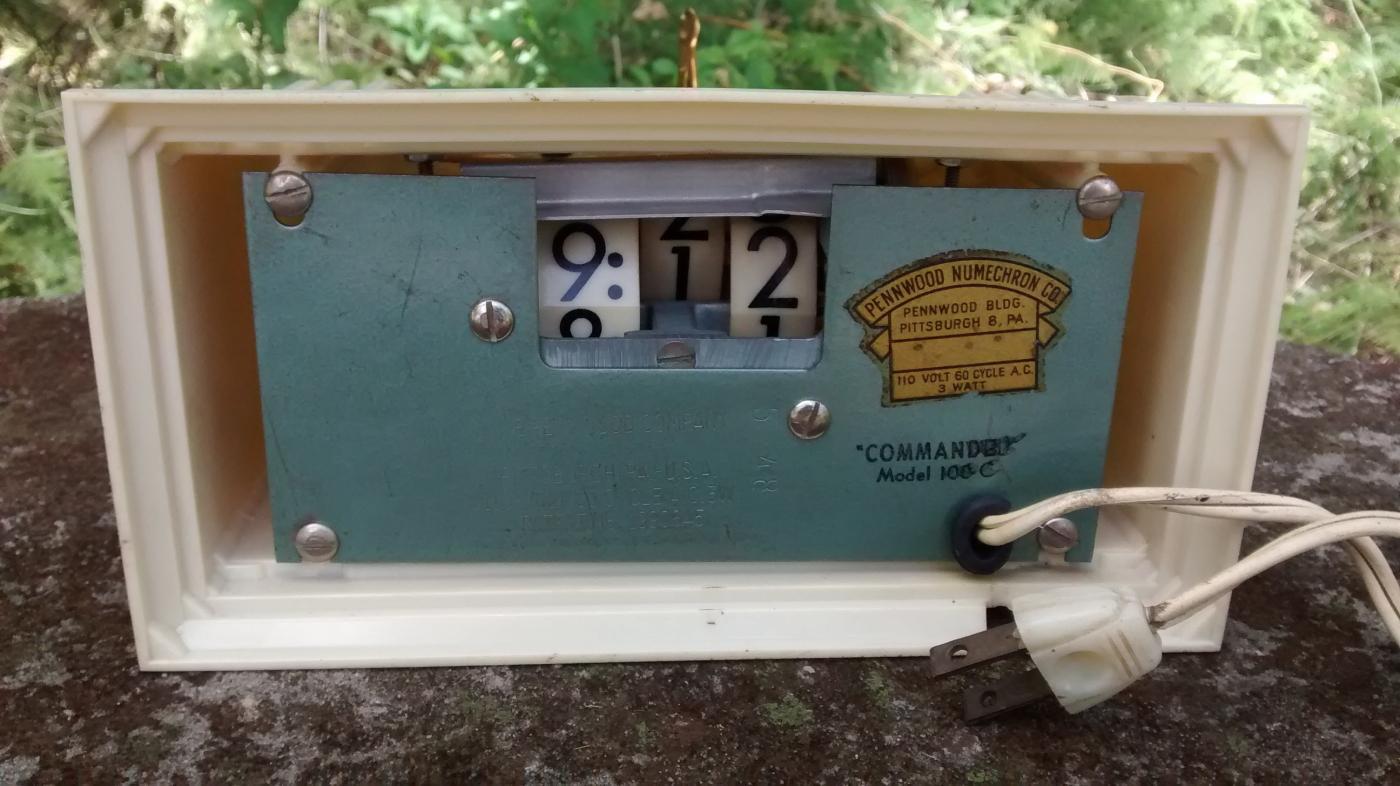 Bowling Trophy Pennwood Numechron Clock 1950s Ivory/Gold Electric Flip
