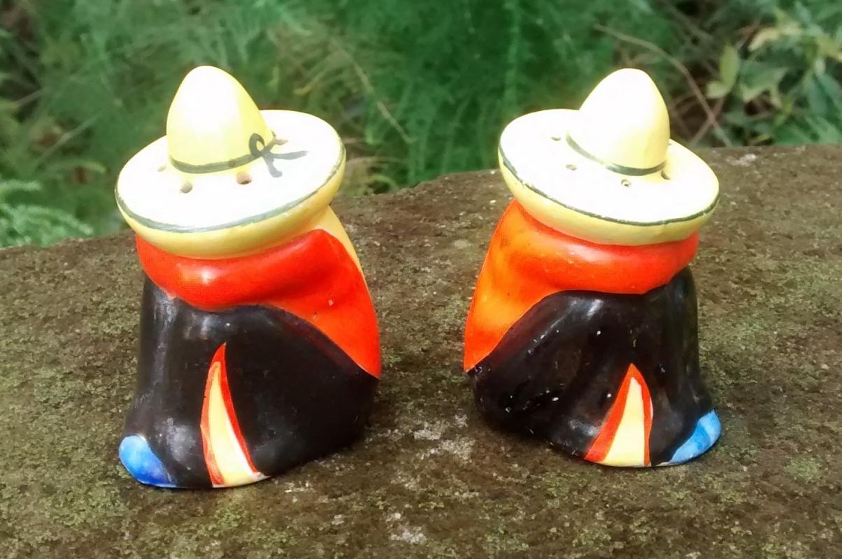 Mexican in Sombrero Siesta Salt & Pepper Shakers Ca. 1950s Japan Ceramic