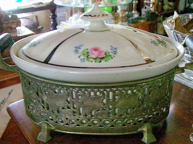 Syracuse/Royal Rochester Ceramic Restaurant Covered Casserole with Holder