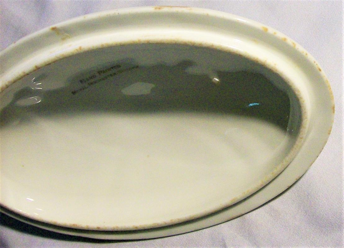Syracuse/Royal Rochester Ceramic Restaurant Covered Casserole with Holder