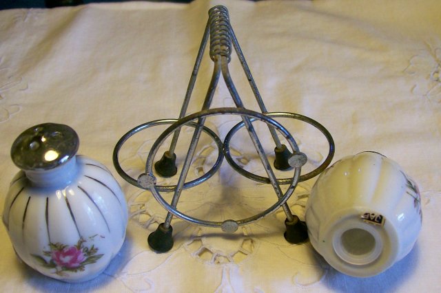 Rose Decal Ceramic Salt & Pepper Shakers Plat Trim W/ Holder Japan