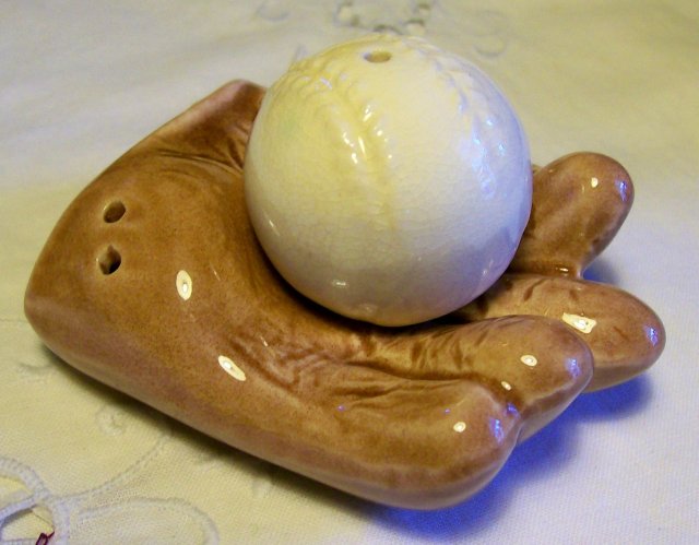 Figural Salt & Pepper Shakers Baseball Glove & Ball 1950's Japan