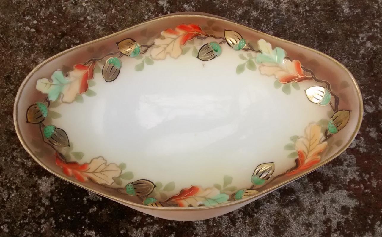 Noritake Nippon Handpainted Folded Bowl Acorns & Oak Leaves