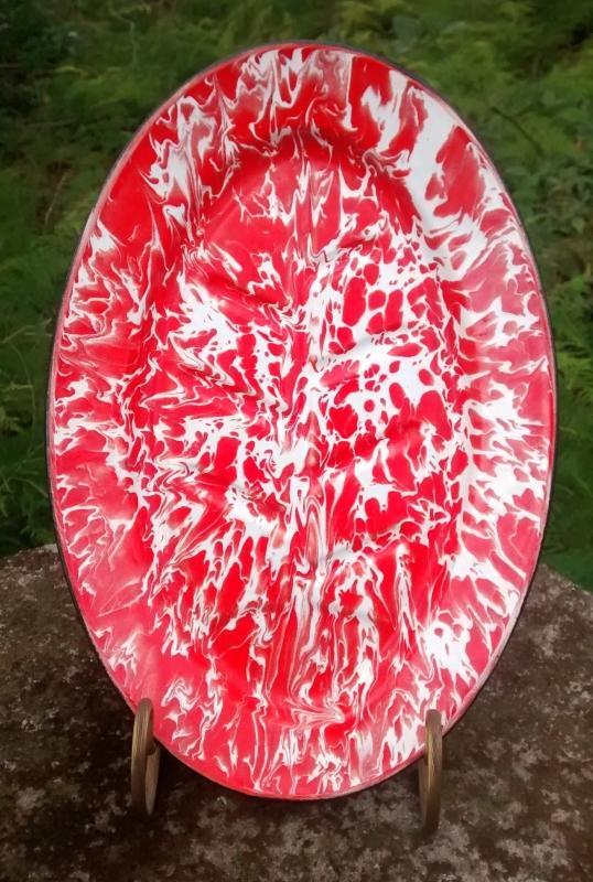 Red Swirl Graniteware Meat Platter with Well & Tree 12