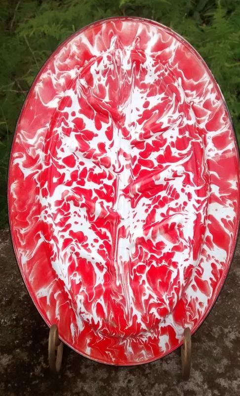 Red Swirl Graniteware Meat Platter with Well & Tree 12