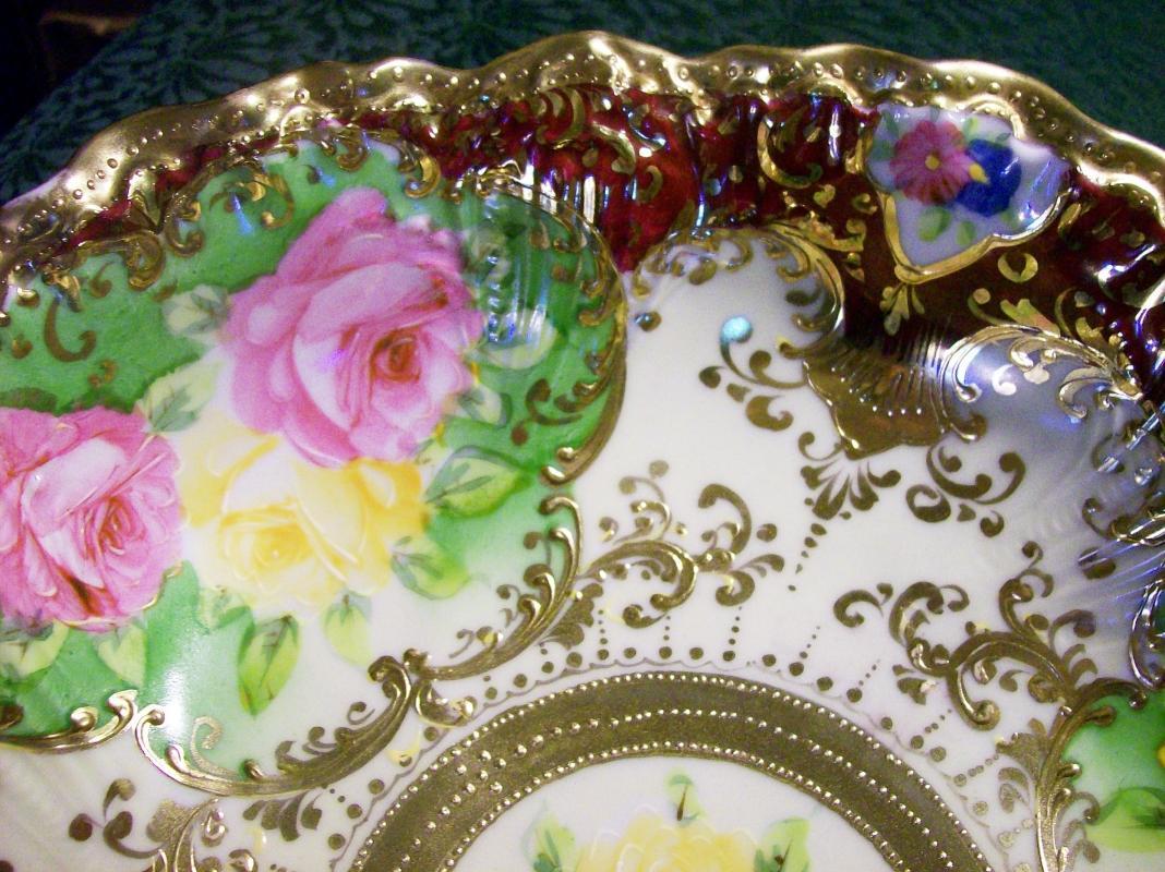 Royal Kinran Nippon Bowl Roses & Gold 11.5