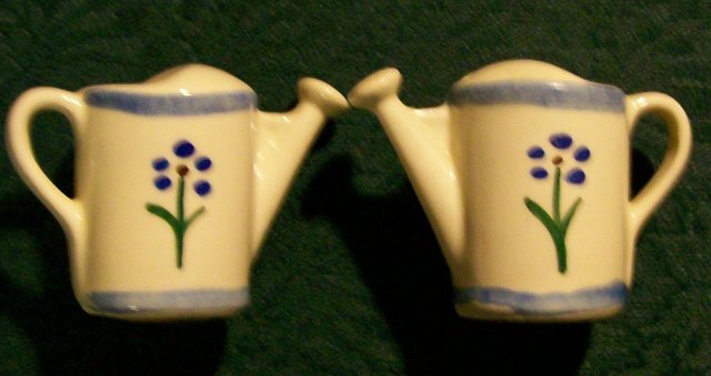Shawnee Pottery Watering Can Salt & Pepper Shakers Ca. 1940 Blue Trim