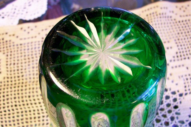 Bohemian-style Cut Glass Vase: Emerald Green Cut To Clear