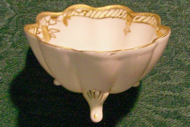 Noritake Nippon Ceramic Nut Set: Gold Encrusted