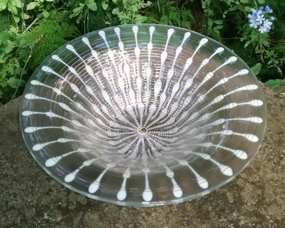 Higgins Art Glass Bowl Classic Line White/Gold Spinner 12