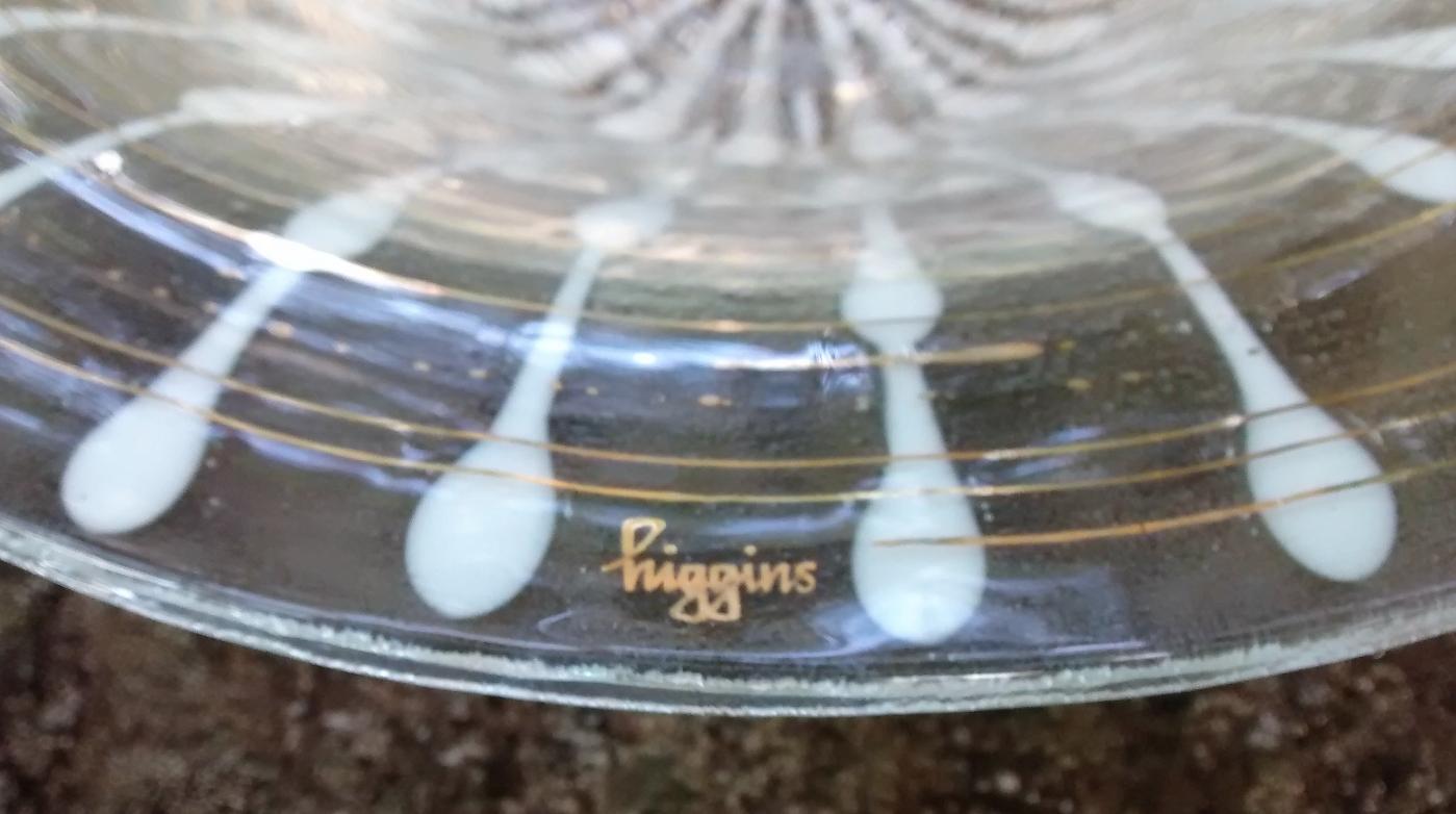 Higgins Art Glass Bowl Classic Line White/Gold Spinner 12