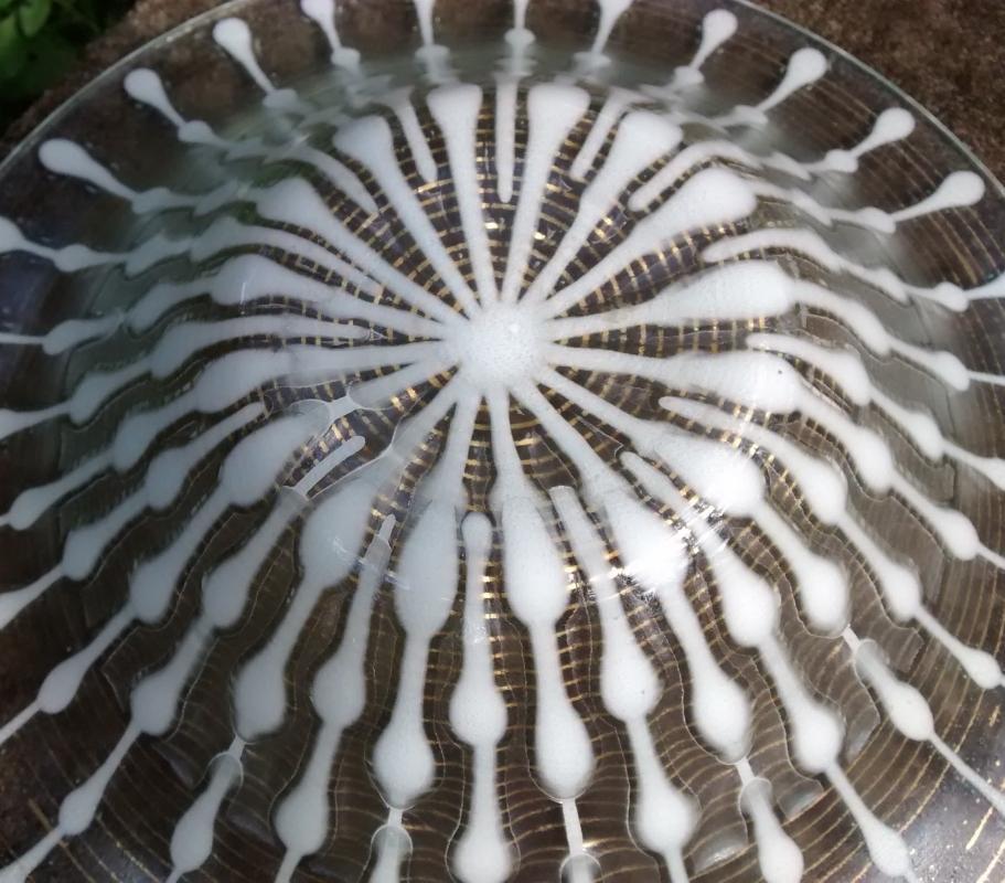 Higgins Art Glass Bowl Classic Line White/Gold Spinner 12