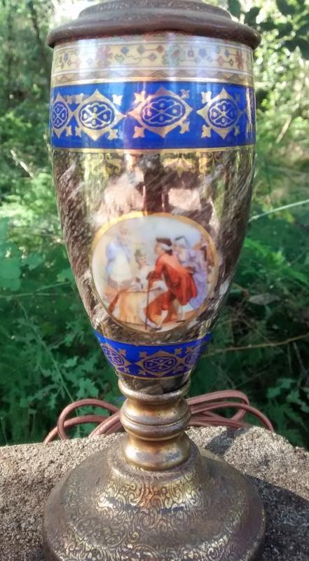 Vase lamp w/Romantic Decals 9.5