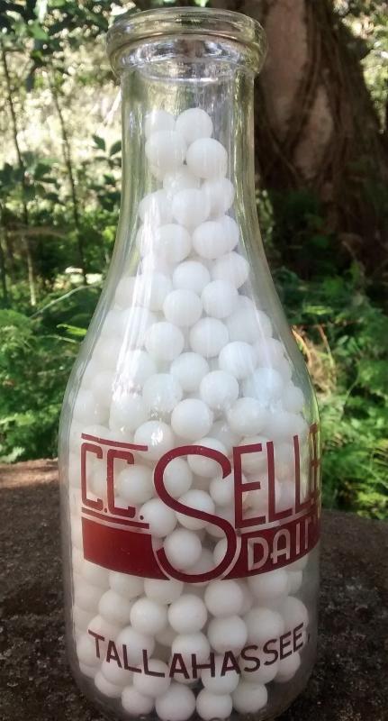 C.C. Sellers' Dairy Milk Bottle Tallahassee Florida 1940s RQ ACL Family Scene
