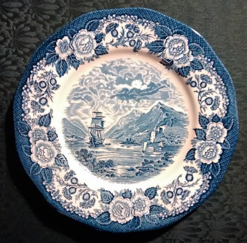 Royal Warwick Lochs of Scotland Plate Blue & White 9.75