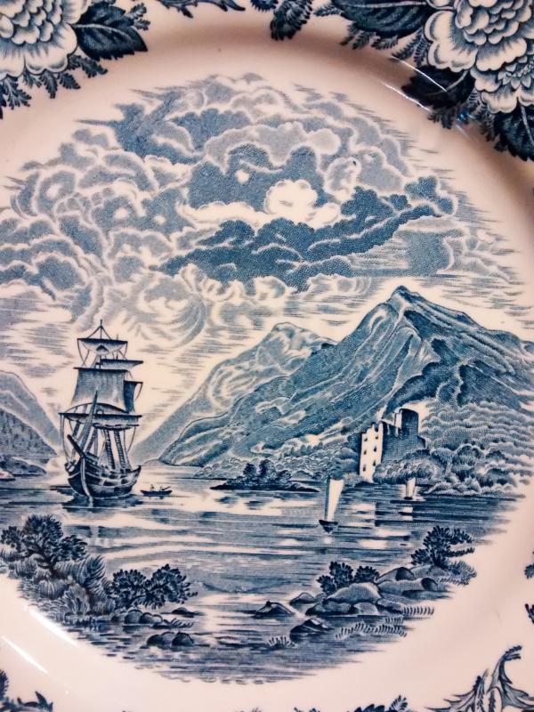 Royal Warwick Lochs of Scotland Plate Blue & White 9.75