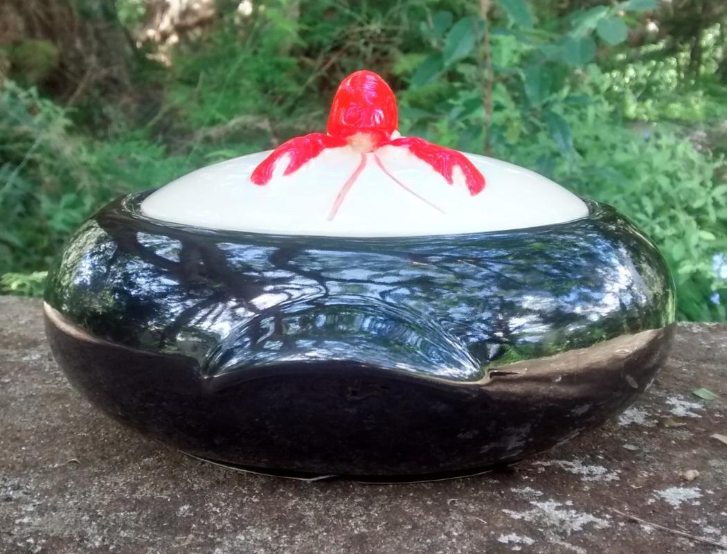 Shawnee Kenwood Lobster Ware Two-Handled Casserole w/Lid #992