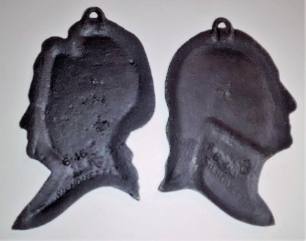 Virginia Metalcrafters Cast Iron Silhouette Plaque Pair George & Martha Washington