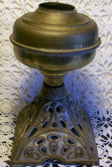 English-style Oil Lamp Cast Iron Base & Brass Font