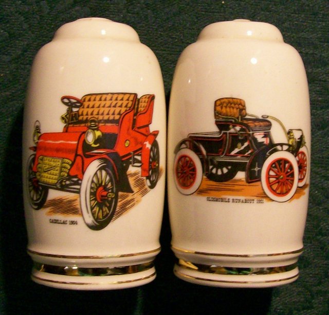 Hyalyn Ceramic Antique Auto Salt & Pepper Shakers #633 Caddy/Olds