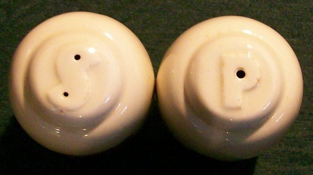 Hyalyn Ceramic Antique Auto Salt & Pepper Shakers #633 Caddy/Olds