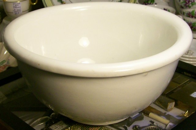 Guernsey Ware Ceramic Bowl Ca. 1904 Cambridge Art Pottery 10.5
