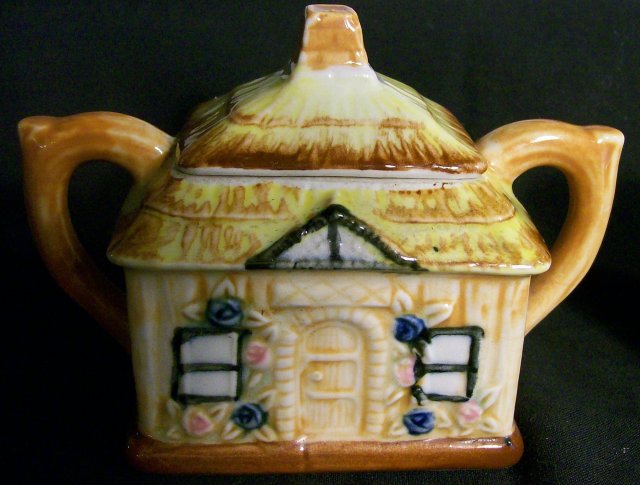 Cottage Ware Cream & Sugar Set