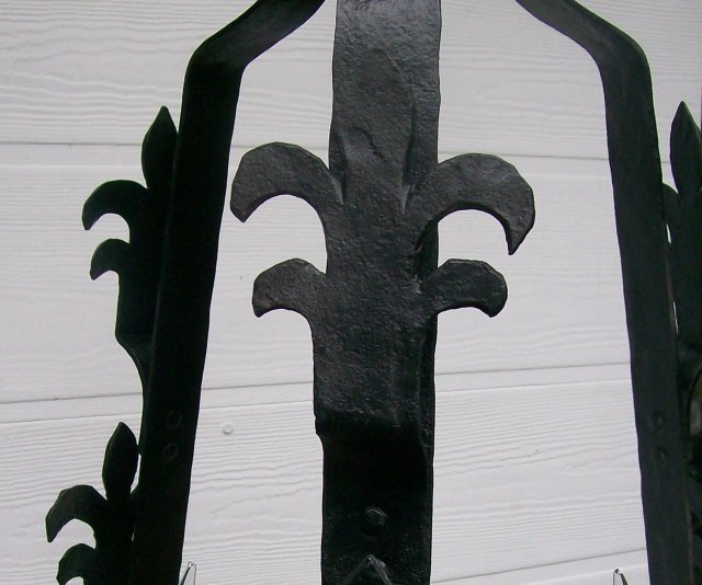 Hand-Wrought Iron Chandelier with Fleur-de-lis Decoration Early 1900s Rewired